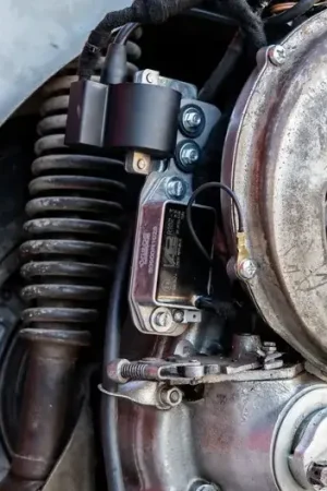 Vezzola Racing - Kit Montaggio Bobina e Regolatore per accensione SIP Vespa GS150 (Materiale INOX) | Offerta speciale