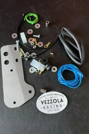 Vezzola Racing - Kit Montaggio Bobina e Regolatore SIP per Vespa Large Old Versione VBB/VBA/SPRINT/VNB/TS (Ferro da verniciare) - Ultimi pezzi